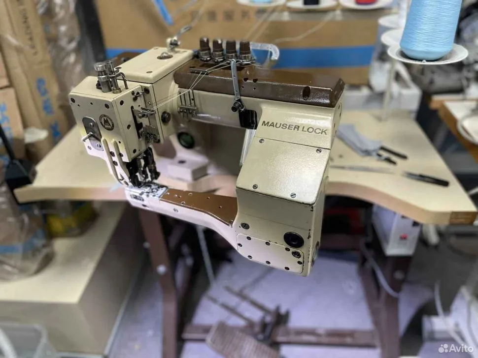 Четырехигольная плоскошовная швейная машина Mauser Lock 41 класс