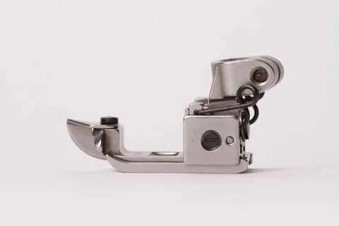 Лапка 257468-64/64042 с носиком (6,4 мм, 3 иглы), Тайвань