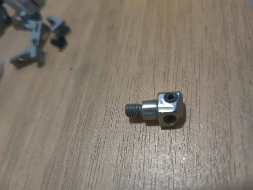 Иглодержатель 2109131 для оверлоков Yamato, Тайвань